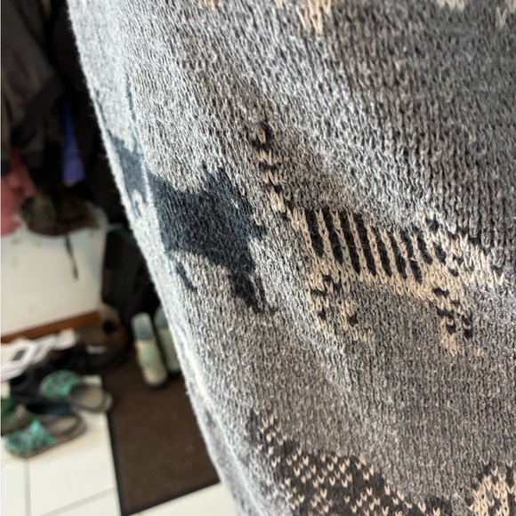 Gray Cat Pattern Sweater - Picture 4 of 6